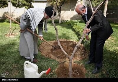 Ayatollah Khamenei Plants Saplings on Tree Plantation Day