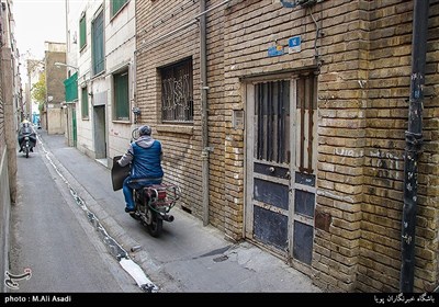 کوچه باریک حوالی میدان حسن آباد