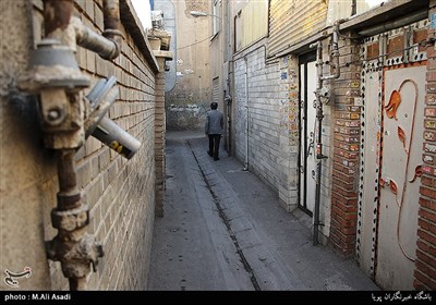 کوچه ی باریک محله طیب حوالی میدان خراسان 