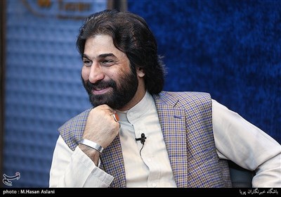 صابرخراسانی؛ از تولیدی پوشاک تا عنایت حضرت رضا (ع) در محفل شعر قرار+ عکس و فیلم صابرخراسانی؛ از تولیدی پوشاک تا عنایت حضرت رضا (ع) در محفل شعر قرار+ عکس و فیلم