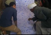 سیستان‌ و بلوچستان| امضا طوماری در حمایت از طرح «اعاده اموال نامشروع» در نماز جمعه زابل+ عکس