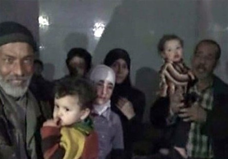 Dozens of Syrian Residents Leave Ghouta after Army Secures Routes