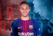 توافق رسمی باشگاه بارسلونا با گرمیو برای خرید آرتور
