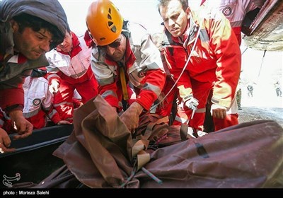 ترک طیارہ حادثہ؛ ایرانی امدادی ٹیموں کی جنازوں کو نکالنے کیلئے بروقت کارروائی