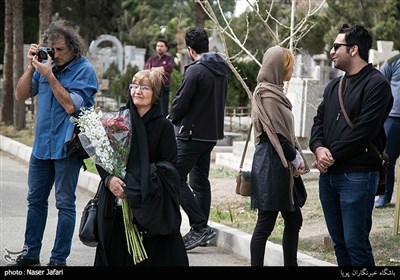 خاکسپاری لوون هفتوان بازیگر ارمنی سینمای ایران