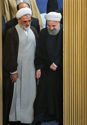 ورود حجت‌الاسلام حسن روحانی رئیس جمهور به مراسم افتتاحیه چهارمین اجلاسیه دوره پنجم مجلس خبرگان رهبری