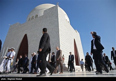 ایرانی وزیرخارجہ محمد جواد ظریف کی مزار قائد پر حاضری