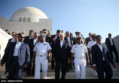 ایرانی وزیرخارجہ محمد جواد ظریف کی مزار قائد پر حاضری
