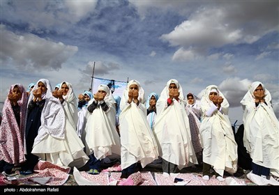 اقامه نماز باران در روستای آبشینه همدان