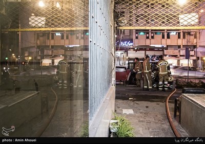 آتش‌سوزی کارگاه تولید لباس در چهارراه کالج