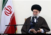 امام خامنه‌ای: تعرض به حریم مردم در پیام‌رسان‌های داخلی «حرام شرعی» است