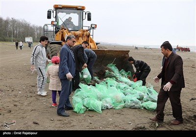 پاکسازی ساحل کلاچای در آستانه نوروز - گیلان