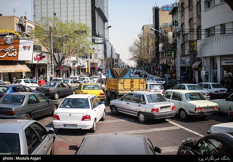 محدوده مرکزی تهران ظرفیت این حجم از خودرو را ندارد/افزایش ترافیک به دلیل کمبود پارکینگ