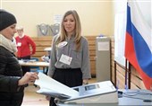 مردم روسیه برای انتخاب رئیس‌جمهور آینده‌شان به پای صندوق‌های رای رفتند +تصاویر