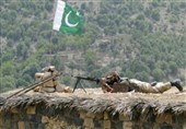 ادامه حملات نظامیان پاکستانی به شهروندان افغانستان/ خودروی غیرنظامی هدف قرار گرفت