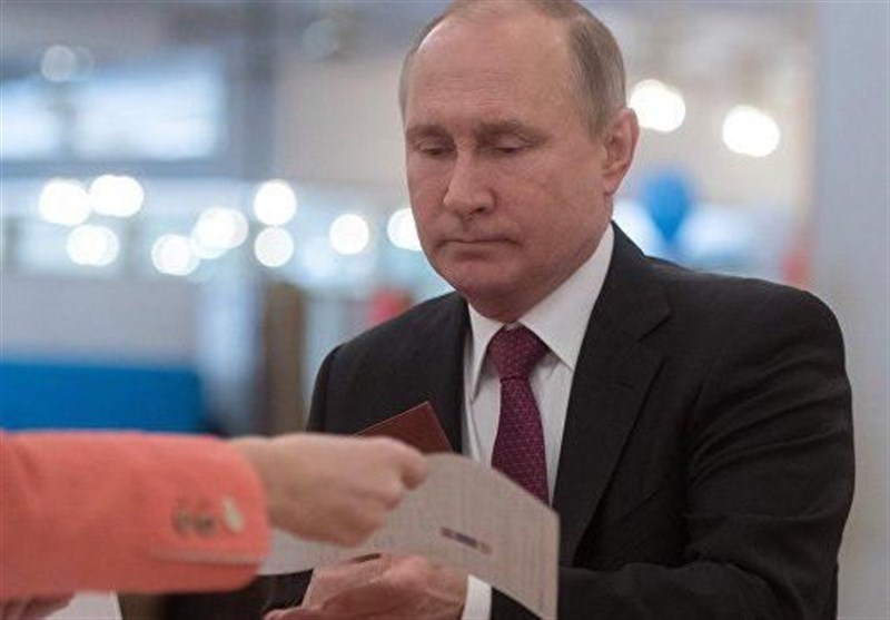 رئیس جمهوی روسیه رای خود را به صندوق انداخت +فیلم