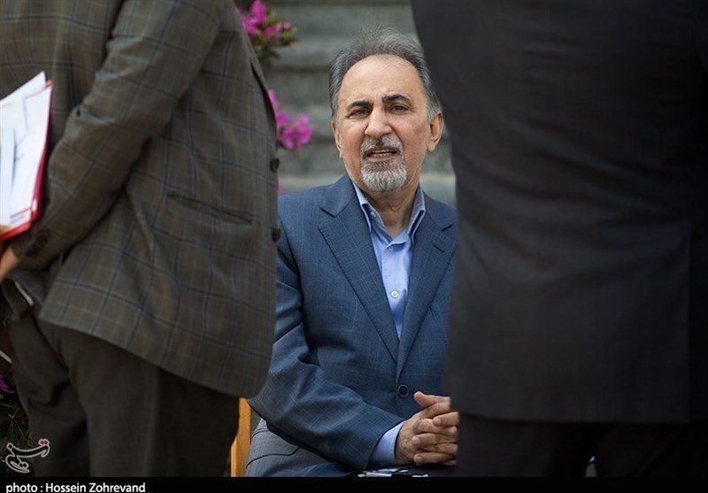 فراهانی: نجفی حاضر به پس گرفتن استعفاء نیست