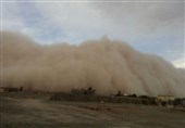 کرمان| محور فهرج زاهدان بر اثر طوفان شن مسدود شد؛ شعاع دید به صفر رسید