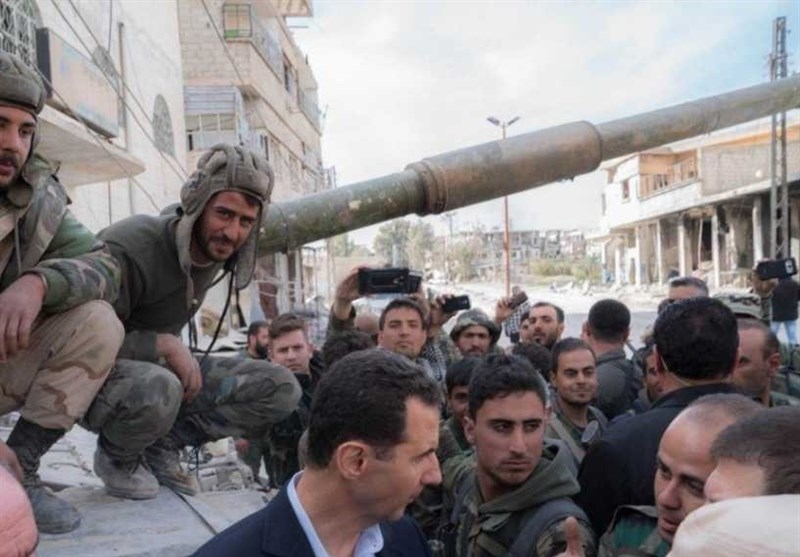 الرئیس الأسد یتفقد قواته فی الغوطة الشرقیة