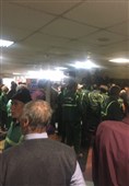 تجمع کارگران فضای سبز به دلیل عدم پرداخت حقوق مقابل شهرداری منطقه 9 + عکس