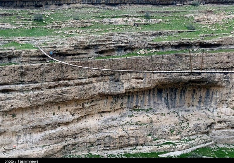 لرستان| بلند‌ترین پل معلق خاورمیانه در پلدختر؛ هیجان قدم زدن در ارتفاع 85 متری+تصاویر