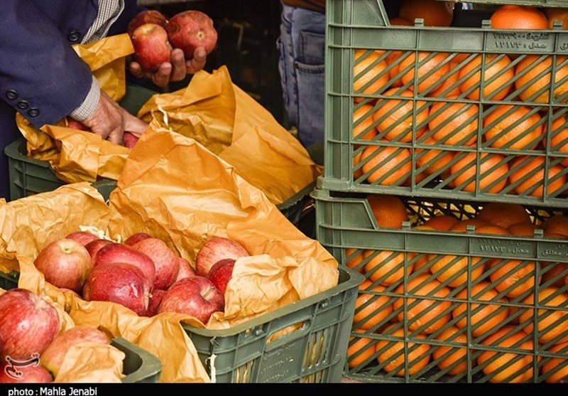 توزیع میوه دولتی در همدان مانع گران‌فروشی شد‌