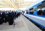 کرمانشاه| روحانی راه‌آهن غرب کشور را افتتاح کرد؛ حرکت نخستین قطار به سمت مشهد مقدس