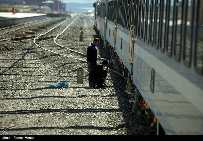 زنجان| سفره خالی کارکنان شرکت تراورس راه‌آهن در ماه رمضان