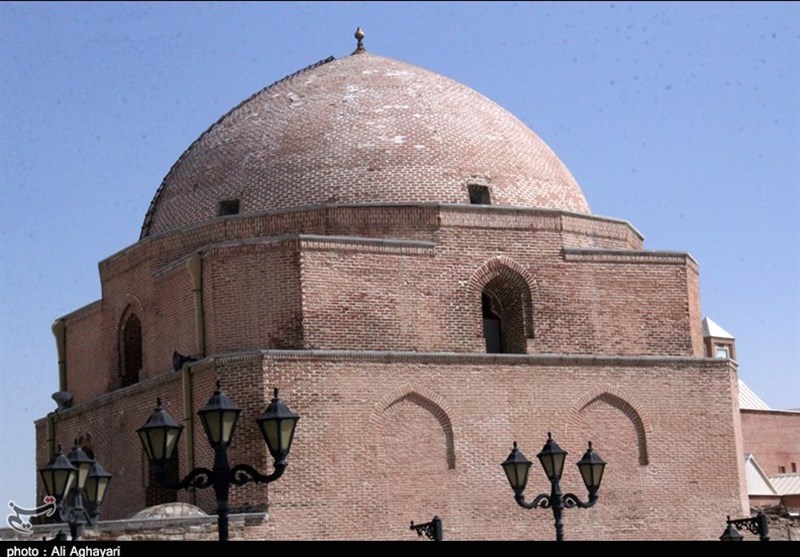 آذربایجان غربی| مسجد جامع ارومیه پذیرای مهمانان نوروزی + فیلم