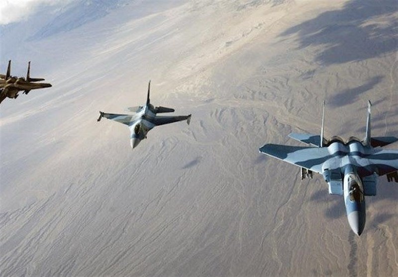 Saudi-Led Coalition Warplanes Strike Positions in Yemen despite Truce Announcement