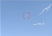 بالفیدیو: الدفاعات الجویة الیمنیة تصیب طائرة F15 السعودیة فی سماء صعدة