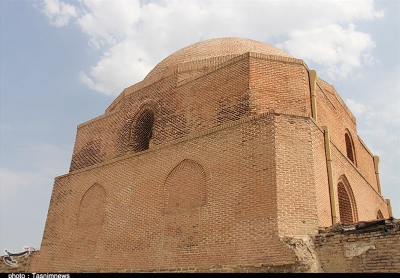 در کهن‌ترین مسجد شمال‌غربی ایران یک فانوس هم روشن نیست+فیلم