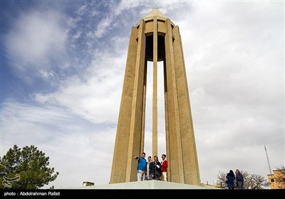 آرامگاه بوعلی سینا در همدان