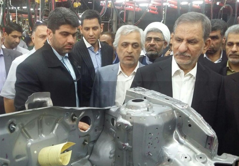 کرمان| بازدید معاون اول رئیس‌جمهور از کارخانجات خودروسازی بم به‌روایت تصویر