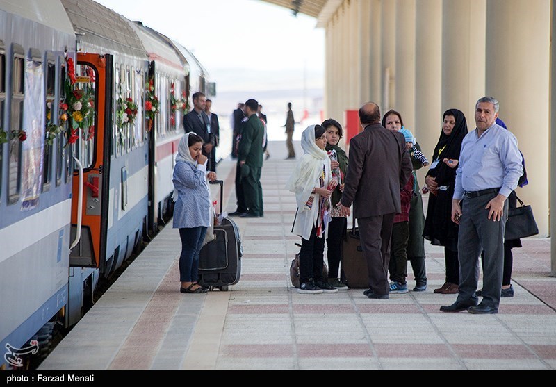 کرمانشاه| قطار کرمانشاه بعد از 27 استان به مشهدمقدس رسید