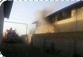 قم|آتش‌سوزی سنگین در کارخانه دمپایی شهرک صنعتی شکوهیه قم