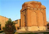 تخریب میراث فرهنگی ایران ـ 3|یادمان سلجوقیان در تصرف معتادان /گنبد «سرخ» مراغه را زجرکُش می‌کنند + فیلم