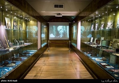 بخشی از موزه به سازها و متعلقات و آثار نوازندگان، موسیقی دانان و پژوهشگران صاحب نام در عرصه موسیفی اختصاص دارد که جایگاه حائز اهمیتی در موسیقی ایرانی داشته اند.