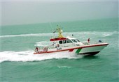 بوشهر| امدادگران بنادر و دریانوردی استان 18 سرنشین 2 شناور از مرگ نجات دادند