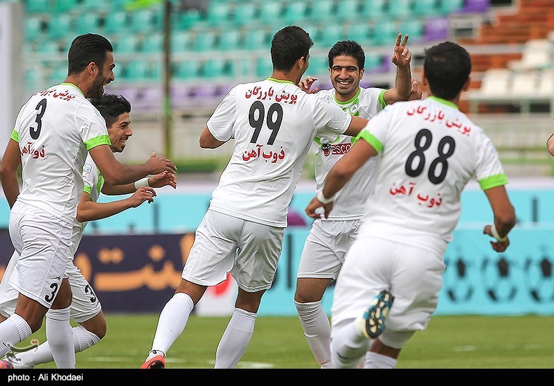 لیگ برتر فوتبال|قلعه‌نویی با شکست یک پرسپولیسی از استقلال عبور کرد/ ذوب‌آهن «ول‌کن» رده دوم نیست