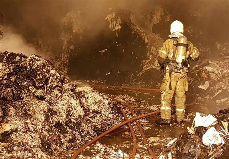 آتش‌سوزی گسترده در کارگاه تولید و نگهداری پوشال