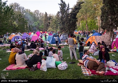 جشنواره لاله ها و روز طبیعت در کرج