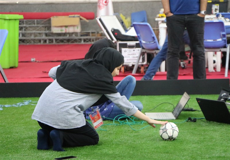 نخستین روز از سیزدهمین مسابقات بین‌المللی ربوکاپ آزاد ایران - 2