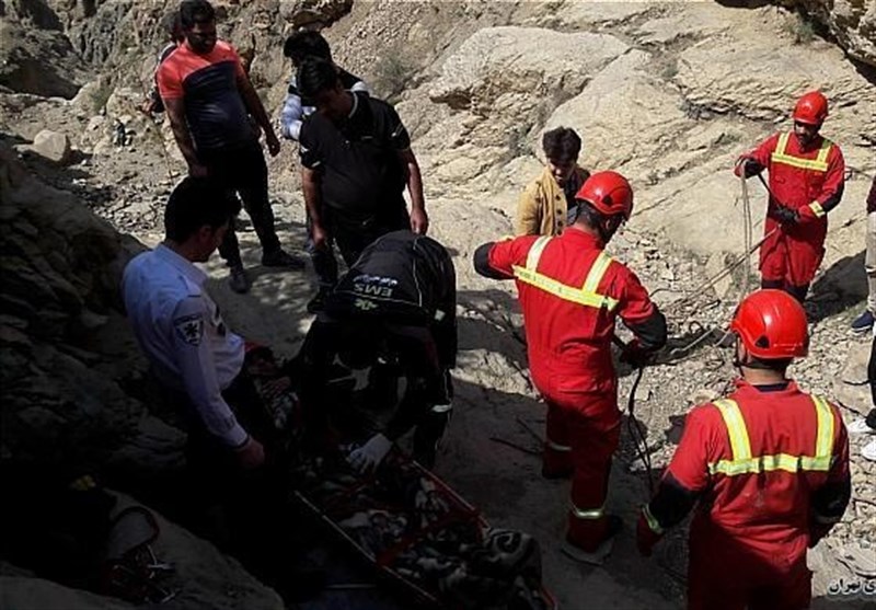 لرستان| جزئیات گرفتارشدن 4 کوهنورد در ارتفاعات اشترانکوه؛ آغاز عملیات امدادونجات