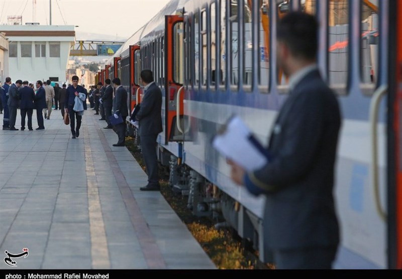 رفع نقص فنی قطار همدان ـ مشهد پس از 6 ساعت