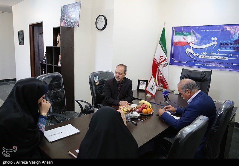 اصفهان ـ میزگرد &quot;چالش‌های صنعت نساجی&quot;| ماجرای واردات 20 میلیون متر پارچه کفن هندی به ایران