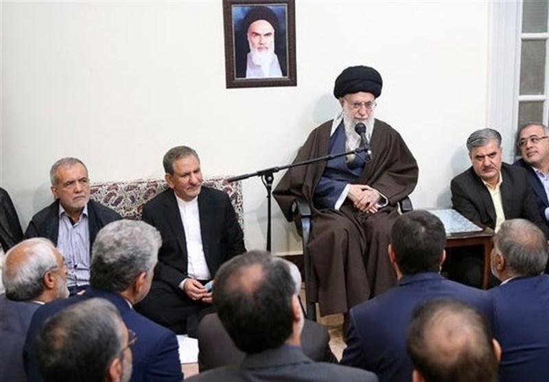 تکرار/ امام خامنه‌ای در جمع کارگزاران نظام: اگر اعمال نیک گذشته را انجام نمی‌دهید،‌ بدانید عقب رفته‌اید