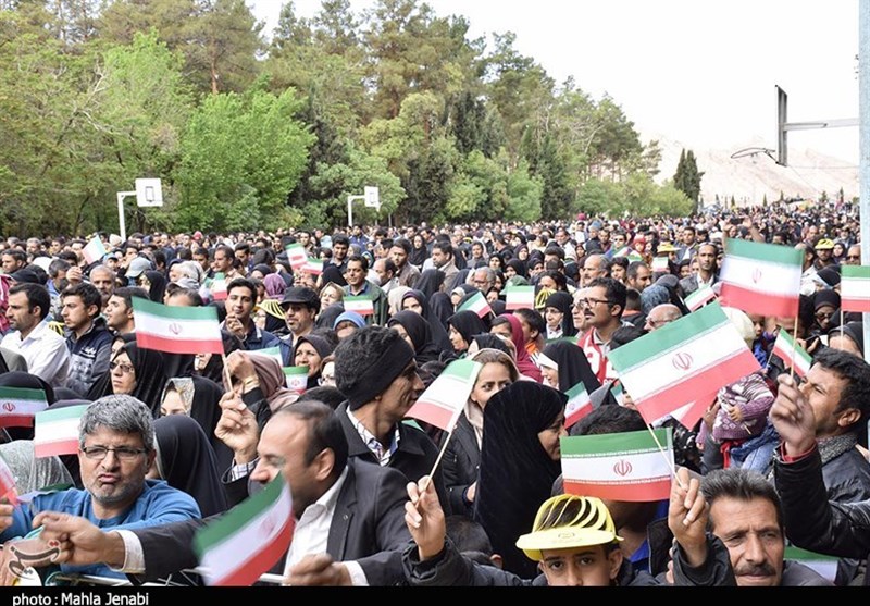کرمان| همایش بزرگ پیاده‌روی کرمان به روایت تصویر