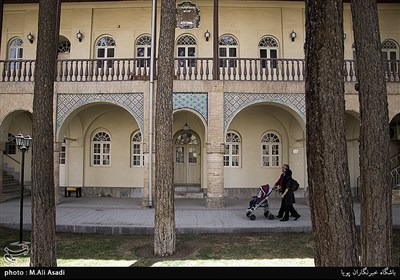 این مکان تاریخی در فضایی به وسعت حدود ۴ هزار متر مربع، احداث شده است که با در نظر گرفتن فضای سبز و باغ وانک، کل مجموعه در مساحتی نزدیک به ۹ هزار متر مربع، قرار دارد.