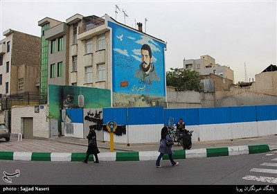 تصویر شهید ابراهیم هادی در تقاطع محلاتی - 17 شهریور محله دردار